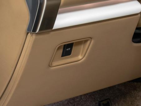Land Rover Range Rover P530SV Serenity