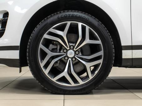 Land Rover Range Rover Evoque P300e