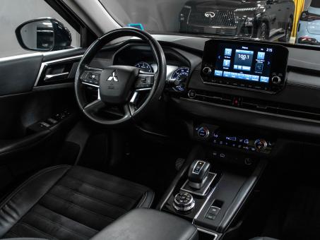 Mitsubishi Outlander SE