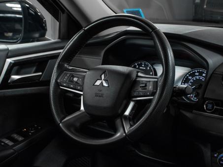 Mitsubishi Outlander SE