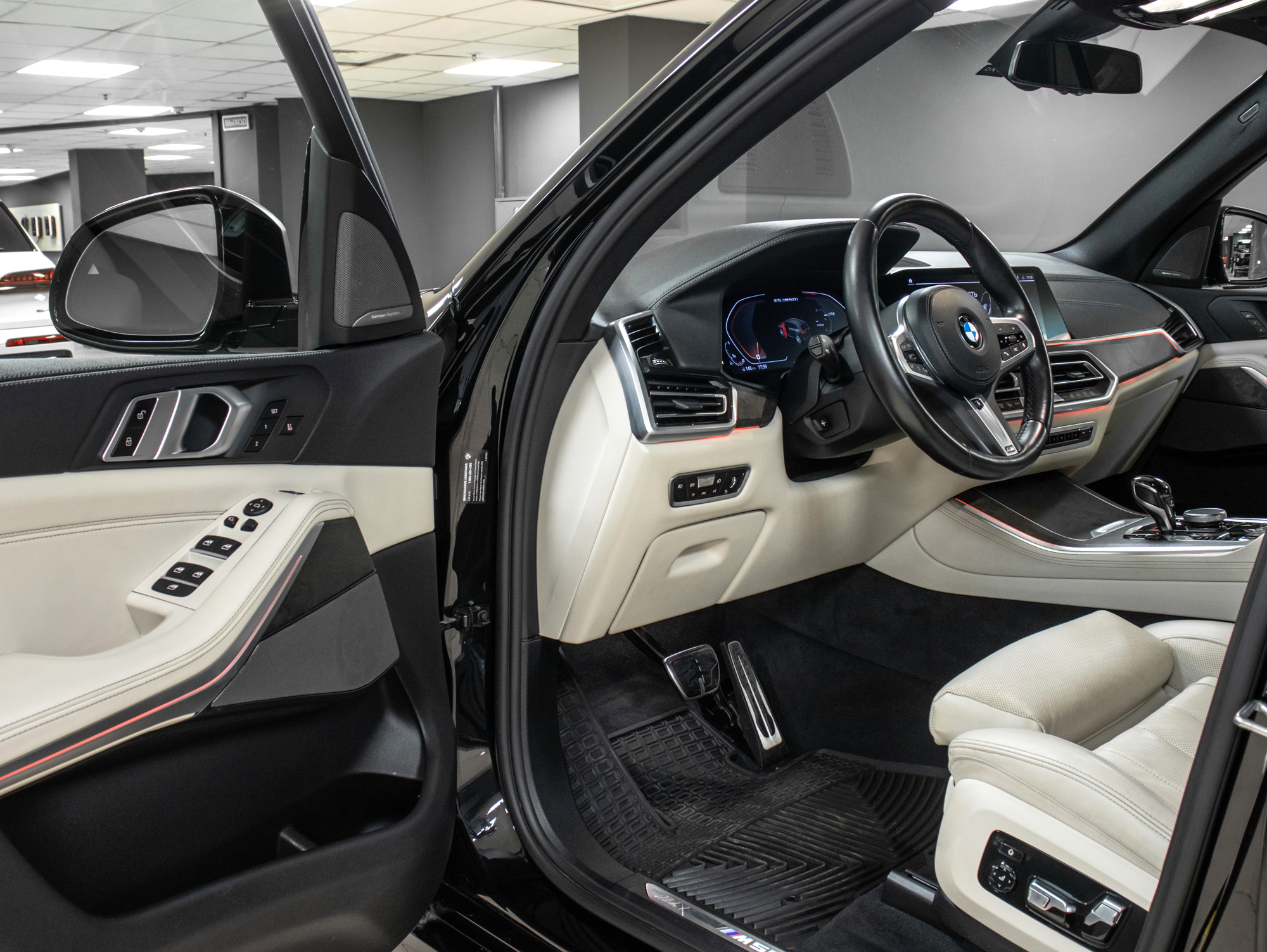 BMW X5 M50i