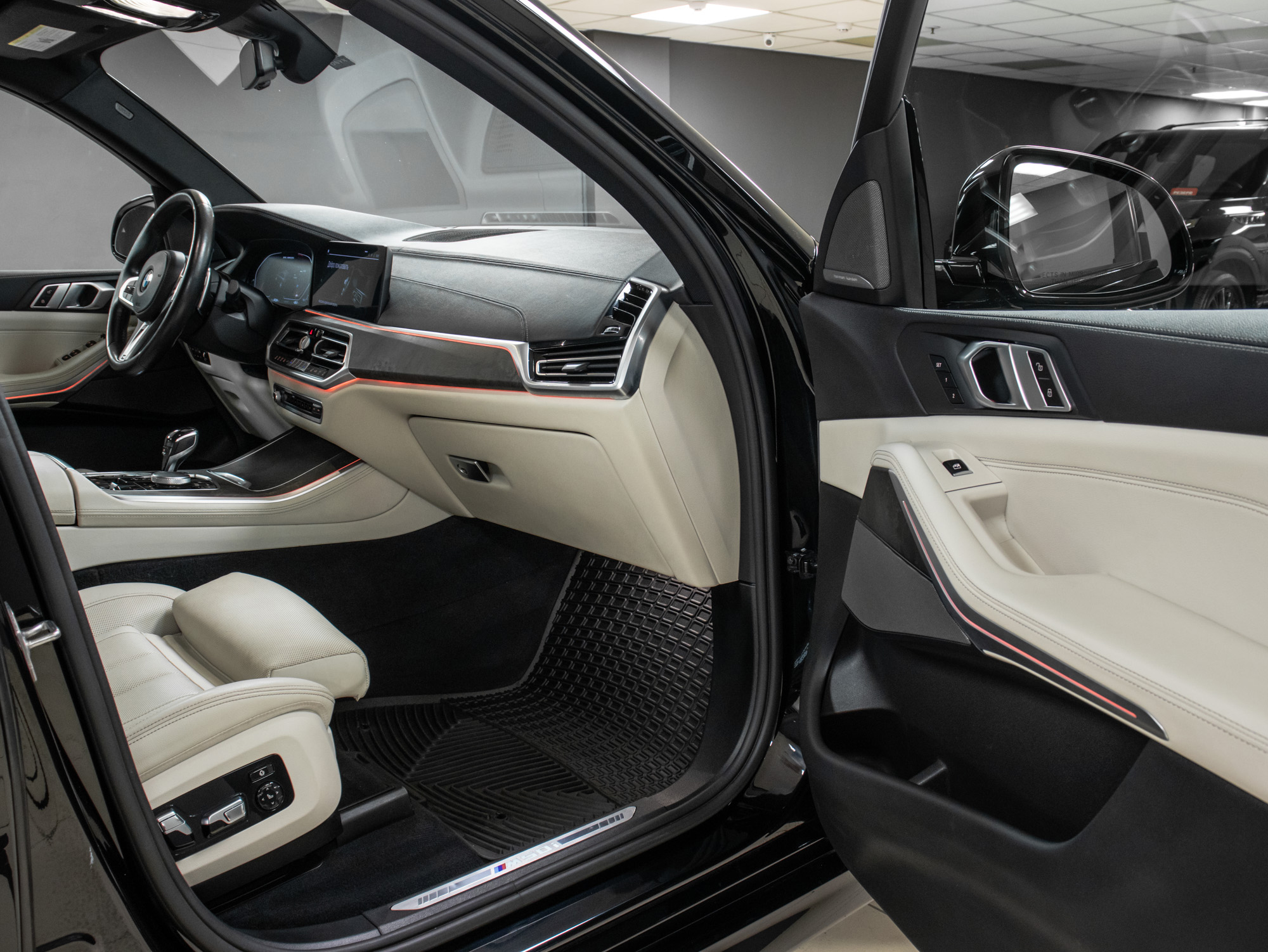 BMW X5 M50i
