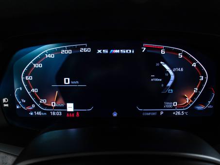 BMW X5 M50i