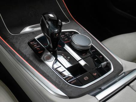 BMW X5 M50i