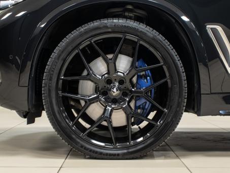 BMW X5 M50i