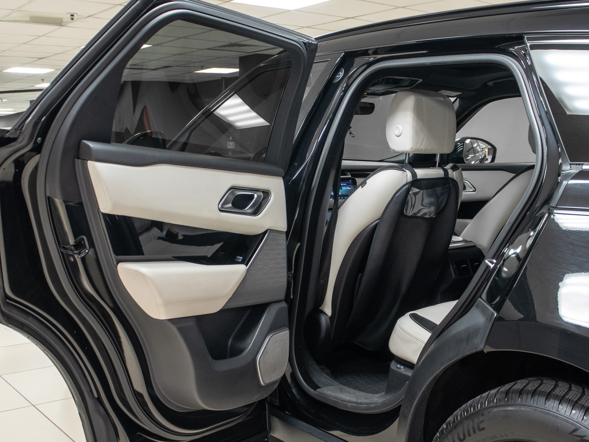 Land Rover Range Rover Velar D240SE