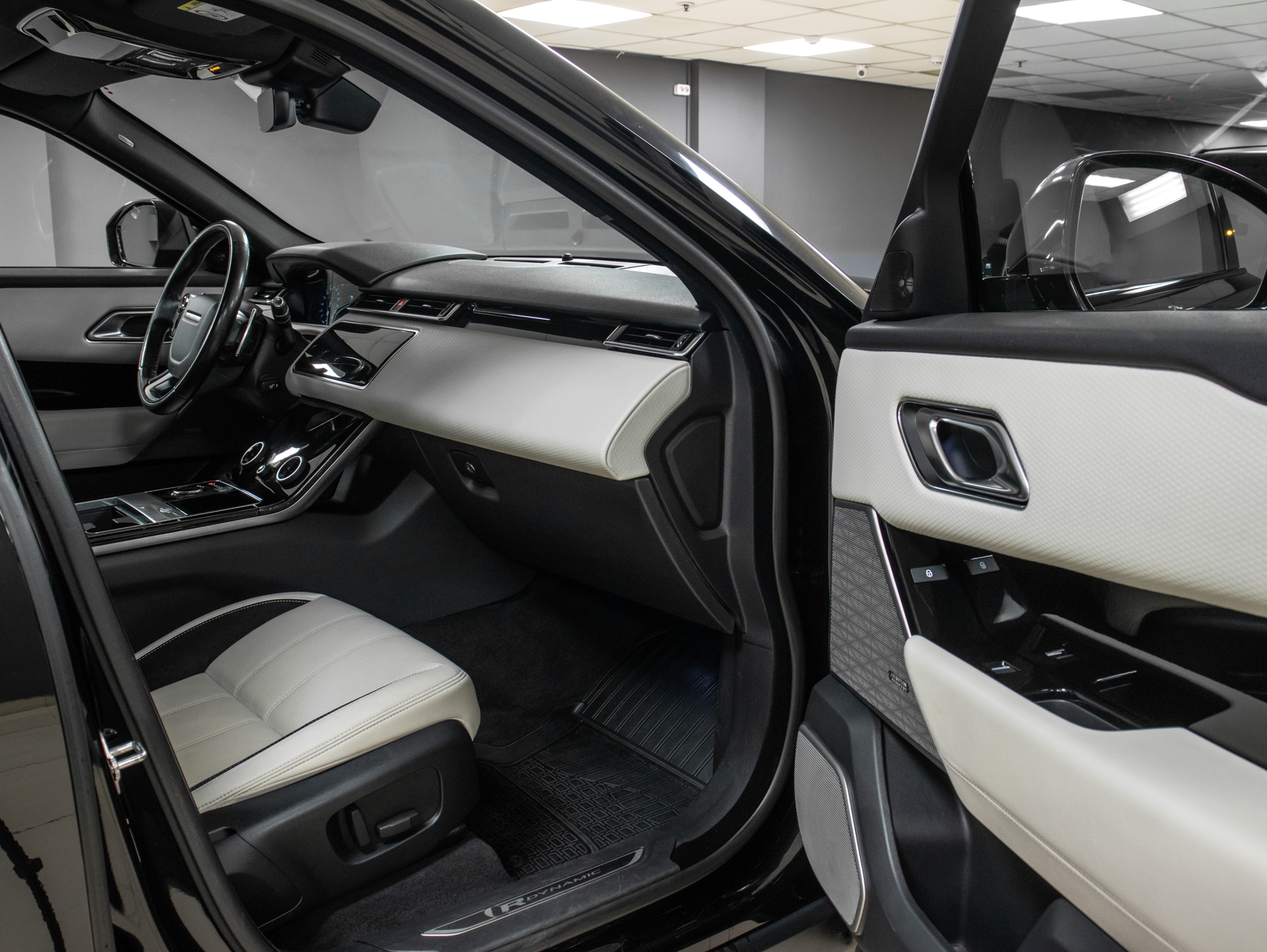 Land Rover Range Rover Velar D240SE