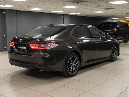 Toyota Camry V6