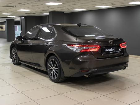 Toyota Camry V6