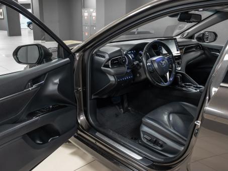 Toyota Camry V6