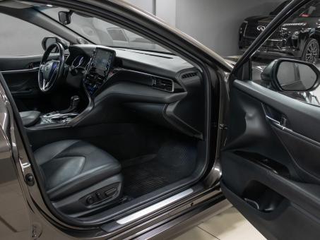 Toyota Camry V6