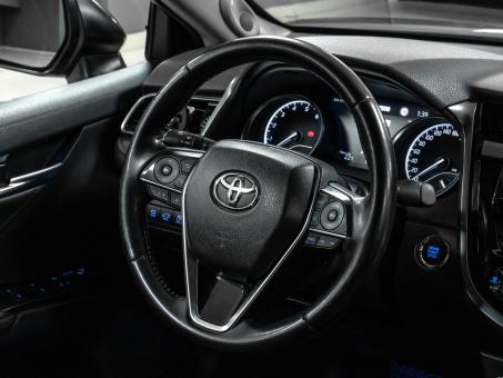 Toyota Camry V6