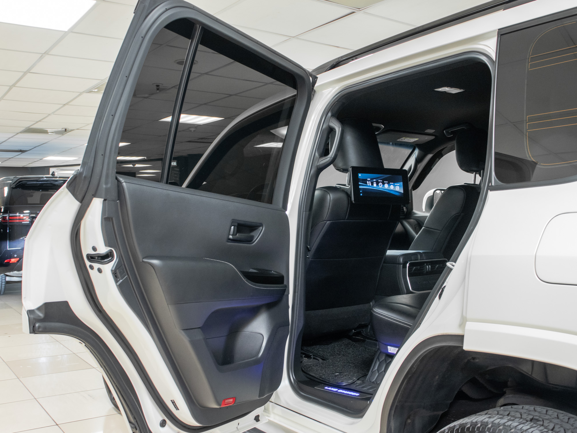 Toyota Land Cruiser LC300