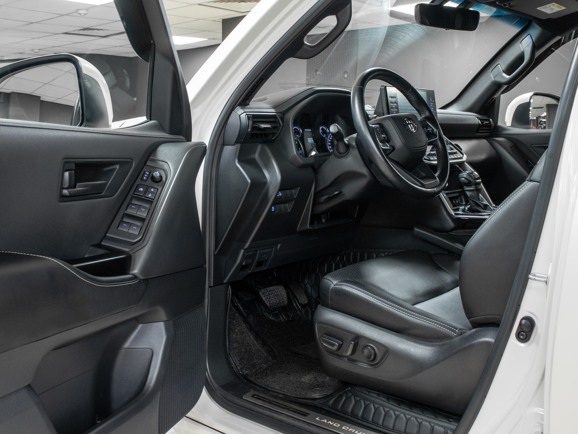 Toyota Land Cruiser LC300