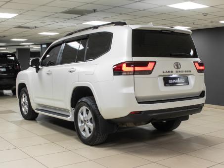 Toyota Land Cruiser LC300