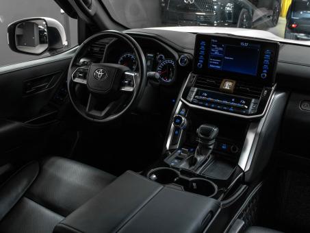 Toyota Land Cruiser LC300