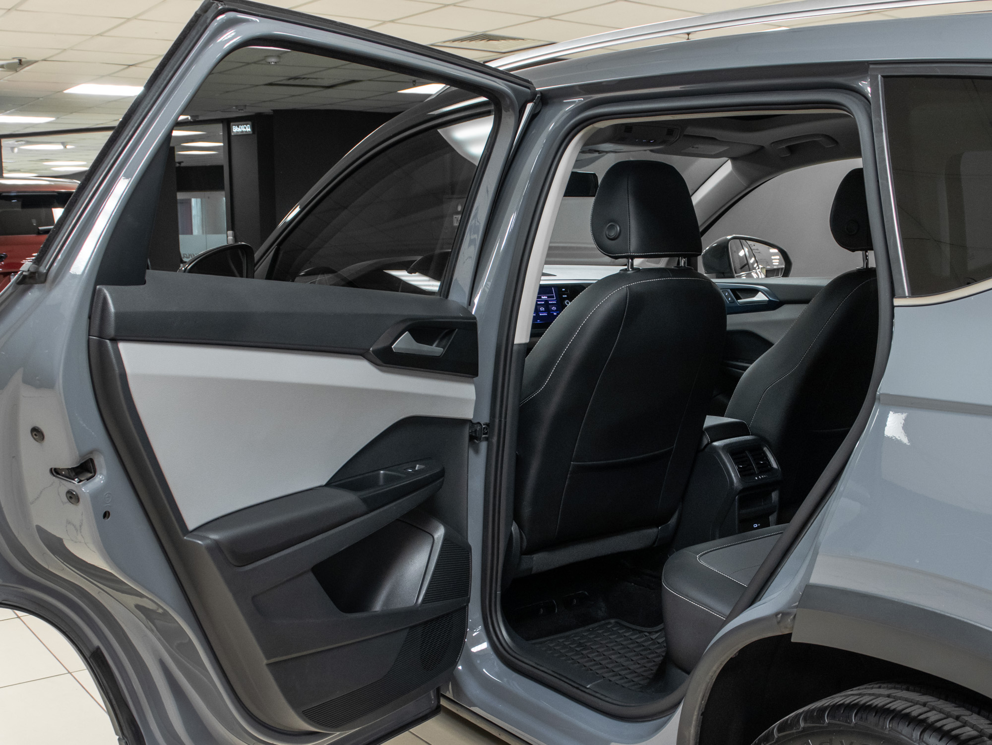Volkswagen Taos SE