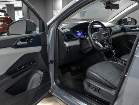Volkswagen Taos SE