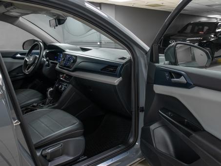 Volkswagen Taos SE