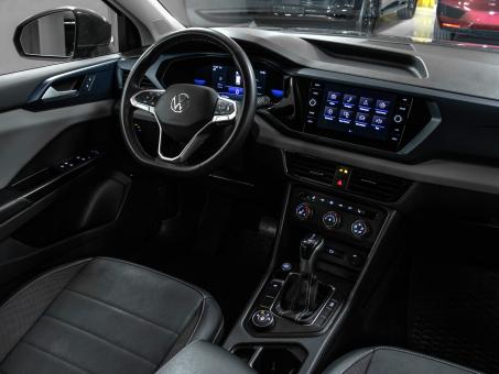 Volkswagen Taos SE