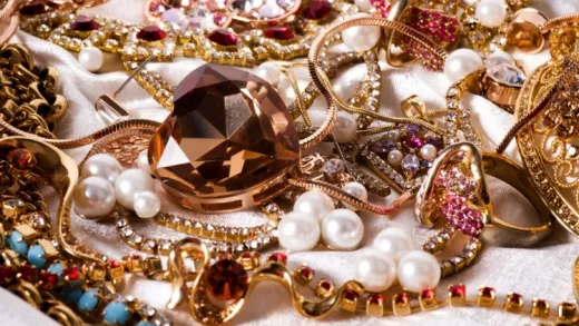 How to Market Jewelry at Craft Shows