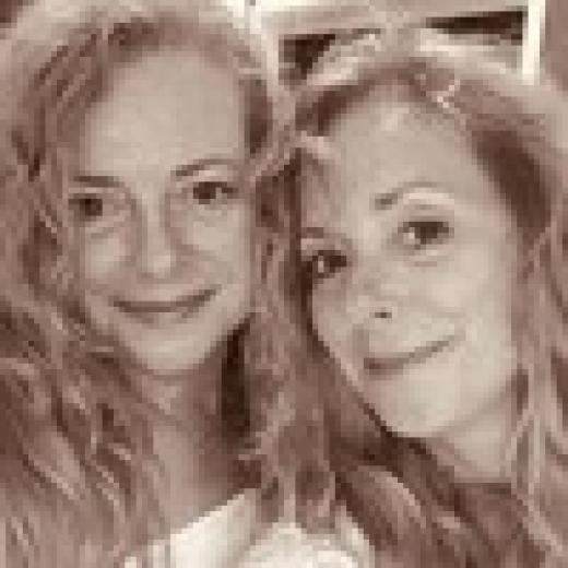 Profile photo of Lisa & Laurie Pinhorn