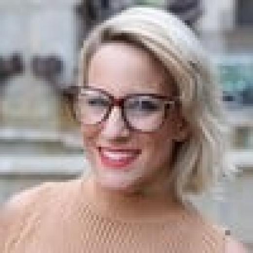 Profile photo of Luna vega