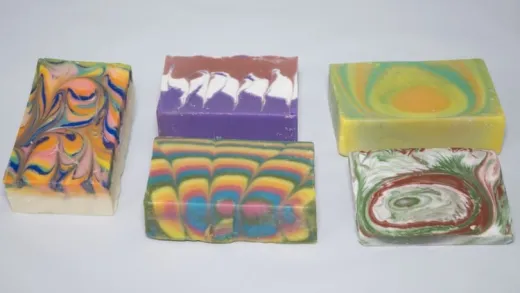 Cold Process Soap making #3 - Soap Swirling Made Easy