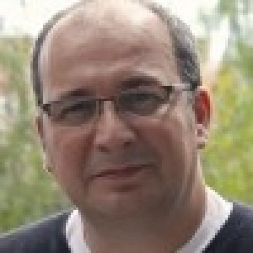 Profile photo of ROBERTO LUCAS //