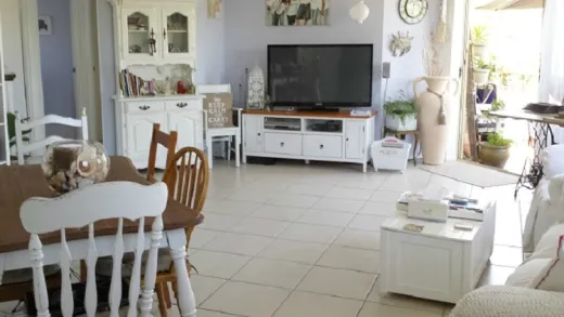 How to French Shabby Chic Furniture for a Living