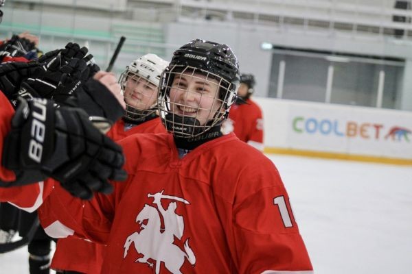 Lietuvės pergalingai pradėjo Baltijos moterų ledo ritulio čempionato finalą