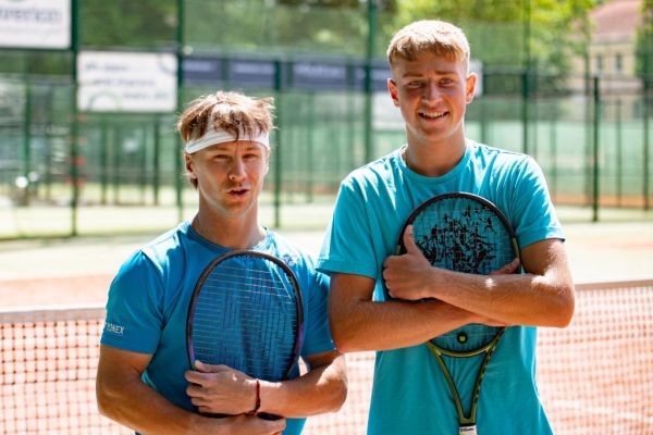 Triumfas Ispanijoje: Lietuvos tenisininkai sėkmingai pradeda ATP ‘Challenger’ seriją!