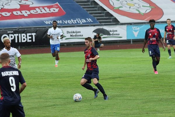 A lygos futbolo rungtynės tarp "Dainavos" ir "Kauno Žalgirio"