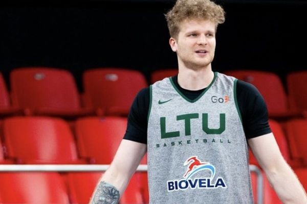 Permainos Lietuvos krepšinio rinktinėje: Žemaitis pakeis susirgusį Kariniauską