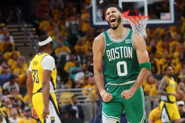 Bostono „Celtics“ tiesiausiu keliu žengė į NBA finalą